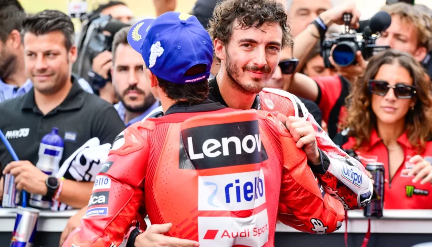 Desesperación de Bagnaia tras la victoria de Márquez
